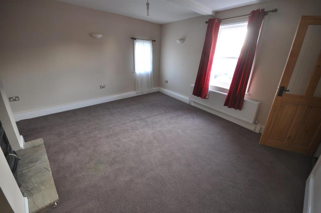 High Street, Holme Upon Spalding Moor 2 bed cottage £595 pcm (£137 pw)