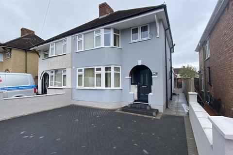 6 bedroom semi-detached house to rent, Thirlmere Road, Patchway, Bristol