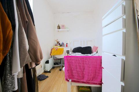 4 bedroom flat for sale, Oban Street, London E14