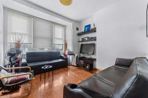 1 bedroom flat for sale, Holmesdale Road, LONDON