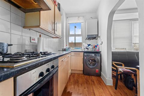 1 bedroom flat for sale, Holmesdale Road, LONDON