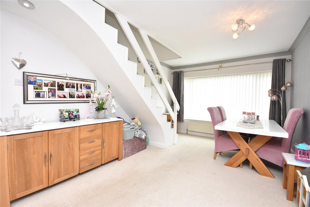 Red Hall Drive, Leeds, West Yorkshire 3 bed bungalow for sale £280,000