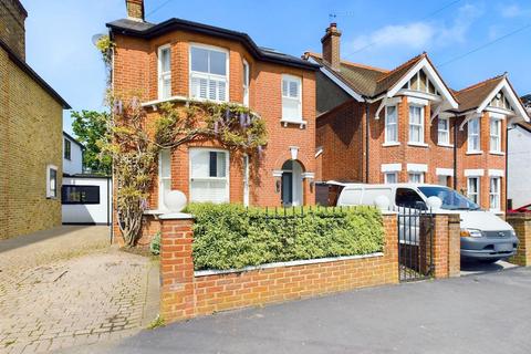 5 bedroom detached house for sale, Kings Road, Walton-On-Thames