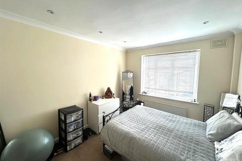 2 bedroom maisonette to rent, Glenloch Road, Enfield EN3