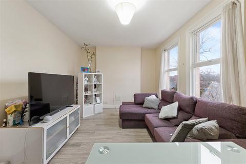 2 bedroom flat for sale, Penge, London