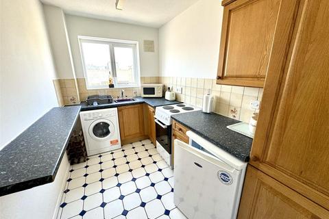 2 bedroom apartment for sale, Trawler Road, Marina, Swansea