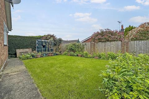 2 bedroom detached bungalow for sale, Falcon Close, Eagle, Lincoln