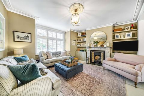 33 Church Avenue, London, SW14 8NW
