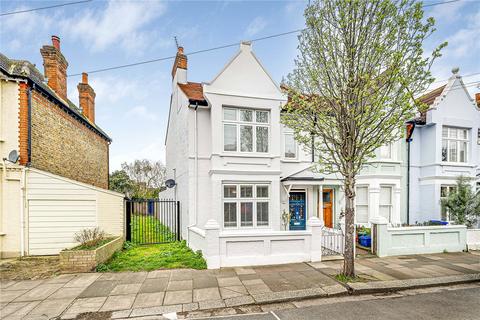33 Church Avenue, London, SW14 8NW