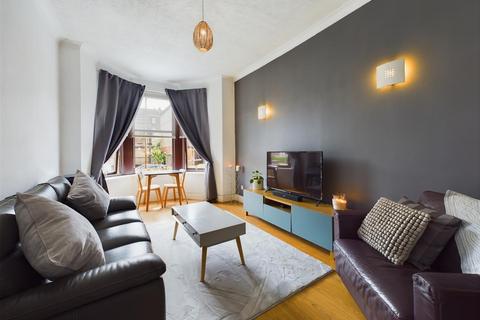 2 bedroom flat for sale, Ballindalloch Drive, Glasgow G31