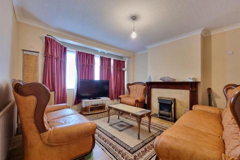 5 bedroom house for sale, East Road, Chadwell Heath, Romford