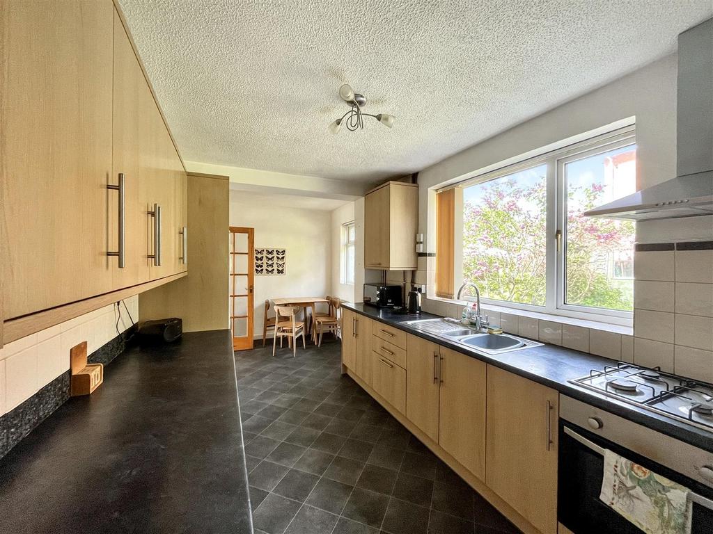 Kitchen/Breakfast Room
