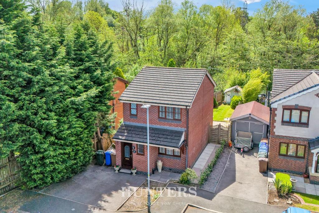 Dane Bank, Middleton M24 3 bed detached house for sale £240,000