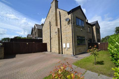 4 bedroom semi-detached house for sale, Brighouse Road, Queensbury