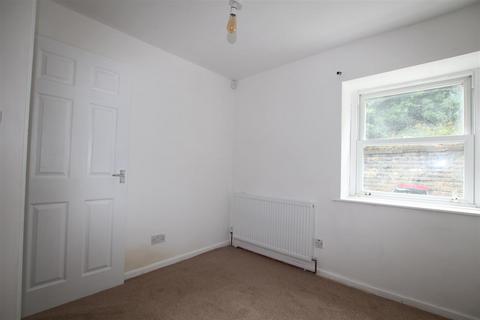1 bedroom apartment to rent, Wilby Street, Cleckheaton