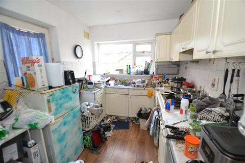 1 bedroom semi-detached house for sale, Chapel Avenue, Heckmondwike