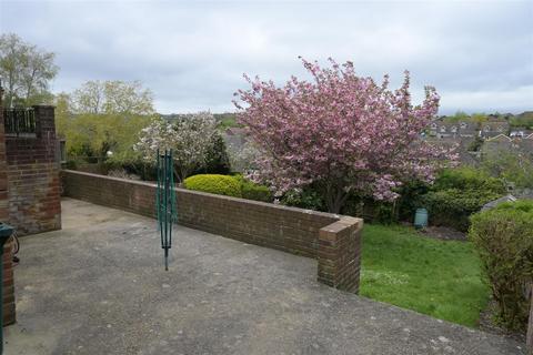 3 bedroom detached house to rent, St. Helens Crescent, Hove