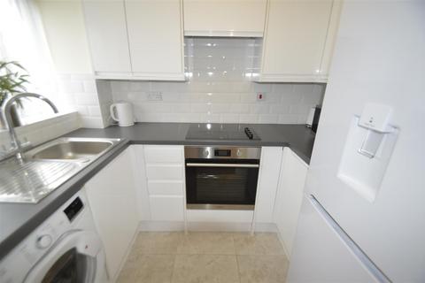 1 bedroom apartment for sale, Vienna Close, Ilford