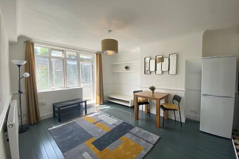 2 bedroom flat to rent, Finn House, Bevenden Street, London