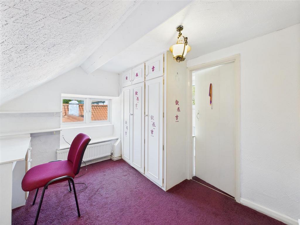 Bedroom: