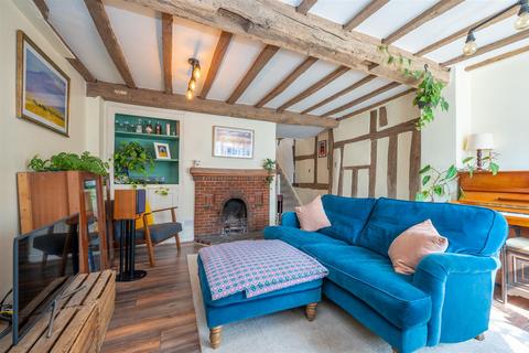 Tumbledown Cottage, 118 High Street, Henley-in-arden, B95 5BS