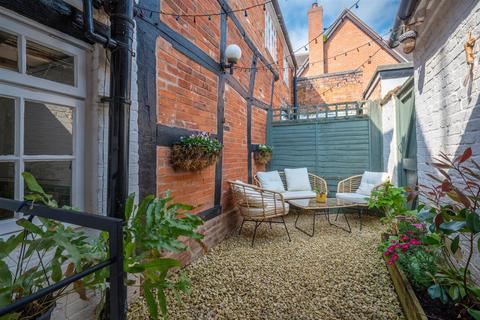 Tumbledown Cottage, 118 High Street, Henley-in-arden, B95 5BS