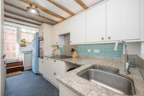 Tumbledown Cottage, 118 High Street, Henley-in-arden, B95 5BS