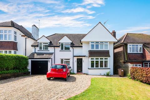 39 Beacon Way, Banstead, SM7 1DZ