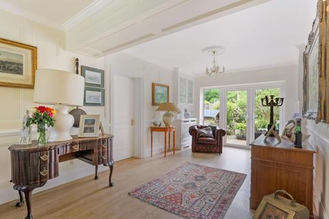 39 Beacon Way, Banstead, SM7 1DZ