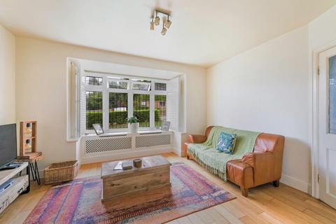 39 Beacon Way, Banstead, SM7 1DZ