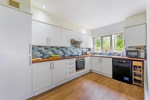 39 Beacon Way, Banstead, SM7 1DZ