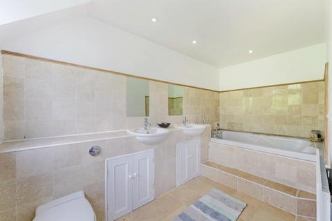 39 Beacon Way, Banstead, SM7 1DZ