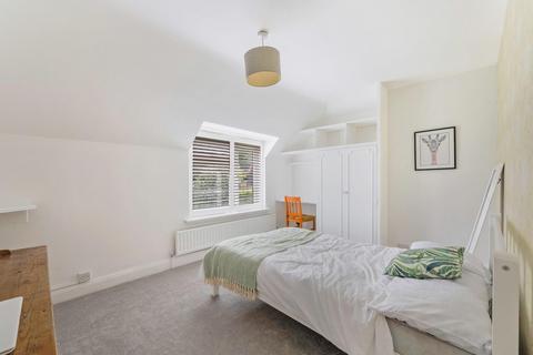 39 Beacon Way, Banstead, SM7 1DZ