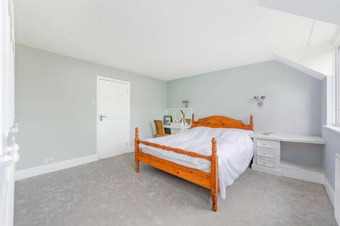 39 Beacon Way, Banstead, SM7 1DZ