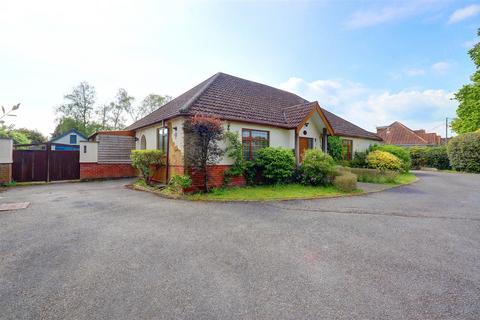 4 bedroom detached house for sale, Rownhams Lane, North Baddesley, Hampshire