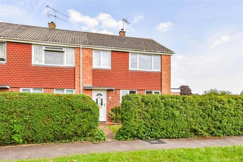 4 bedroom end of terrace house for sale, Kinver Close, Romsey, Hampshire