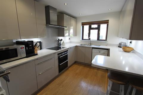 3 bedroom house to rent, Oliver Road, Shenfield