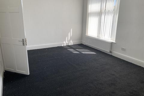 4 bedroom house to rent, Murray Street, Salford M7