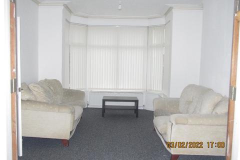 4 bedroom terraced house to rent, Murray Street, Salford M7
