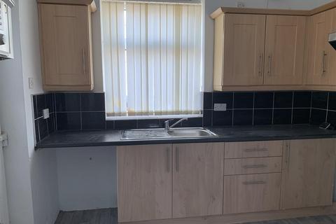 4 bedroom terraced house to rent, Murray Street, Salford M7