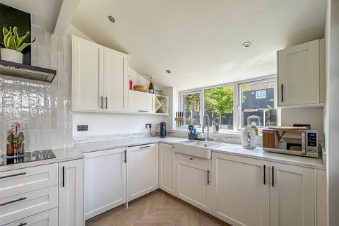 50 Hatfield Road, Rayleigh, SS6 9AR