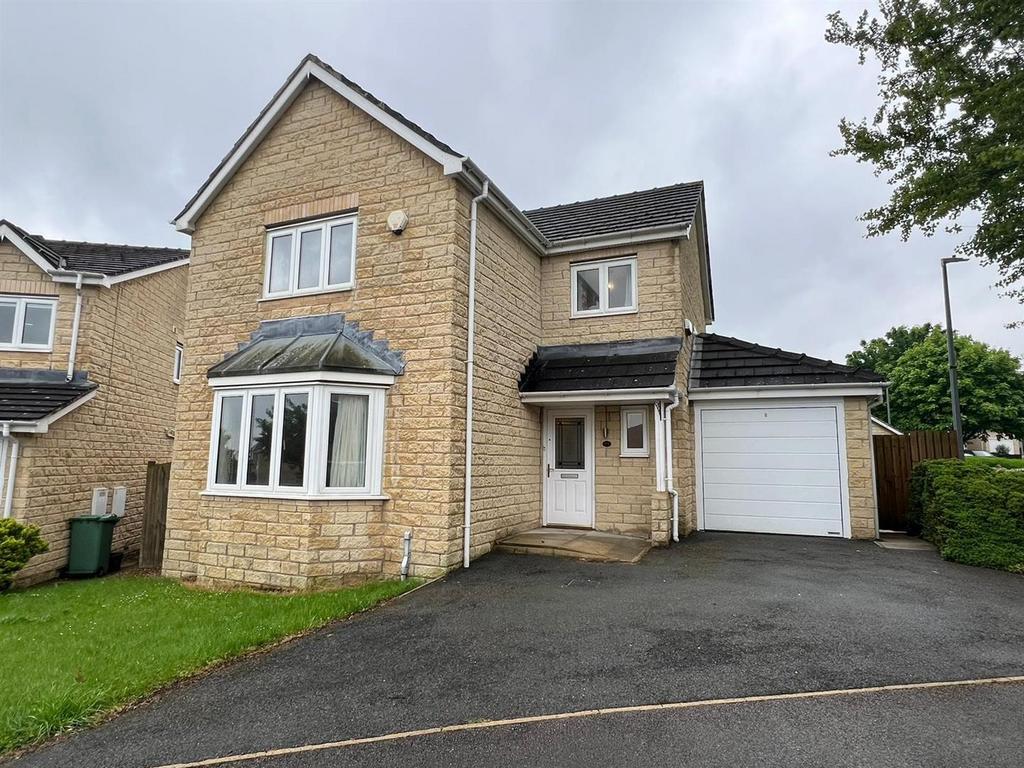 College Avenue, Lindley, Huddersfield 4 bed detached house to rent £