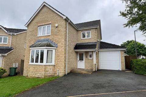 4 bedroom detached house to rent, College Avenue, Lindley, Huddersfield