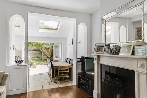 40 Ashlone Road, London, SW15 1LR