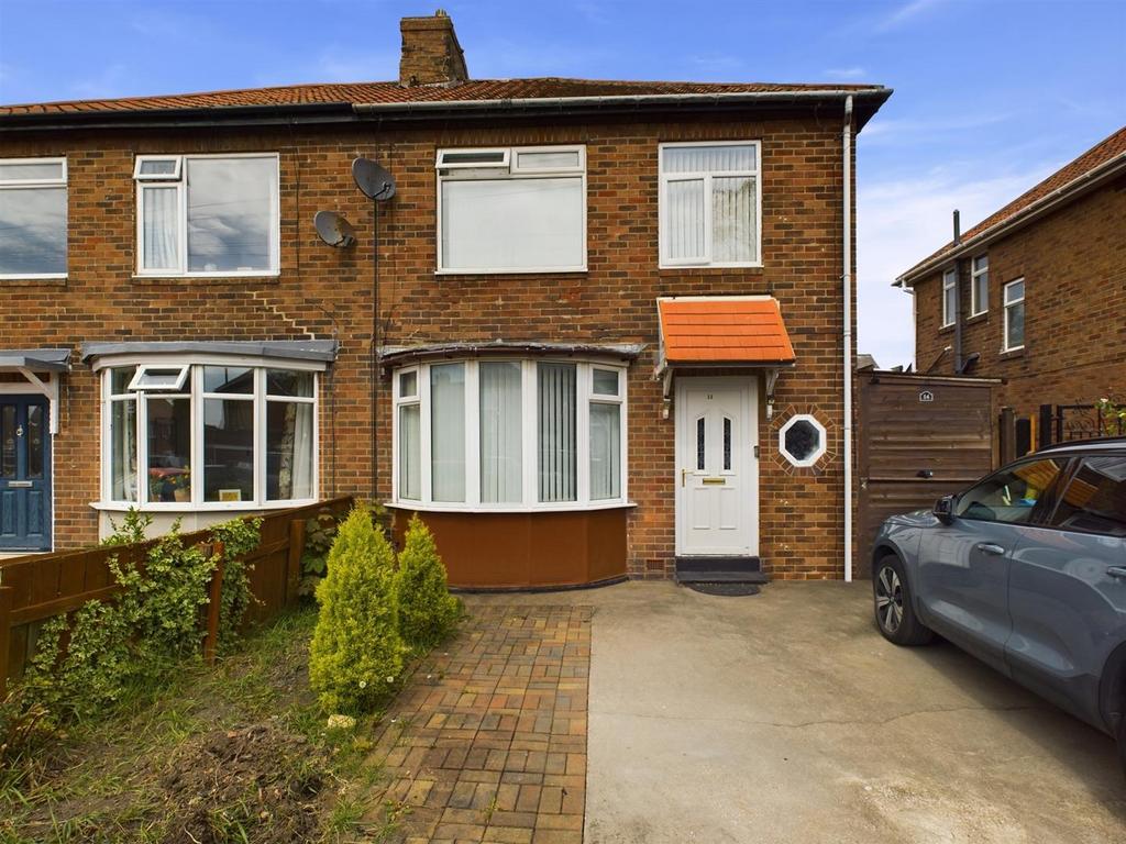 Holystone Drive, Holystone 3 bed semidetached house for sale £250,000