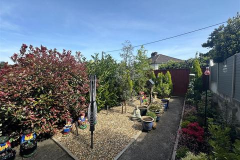 9 Glenview, St Austell, PL25 5HR