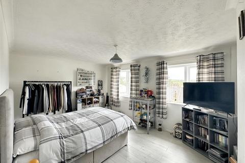 9 Glenview, St Austell, PL25 5HR