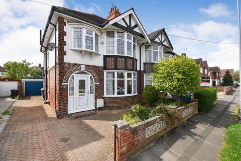 3 bedroom semi-detached house for sale, Malham Avenue, Hull