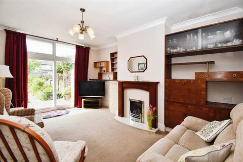 3 bedroom semi-detached house for sale, Malham Avenue, Hull