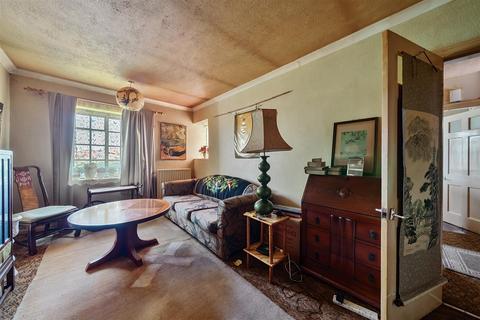 1 bedroom apartment for sale, St. Andrews Square, Surbiton